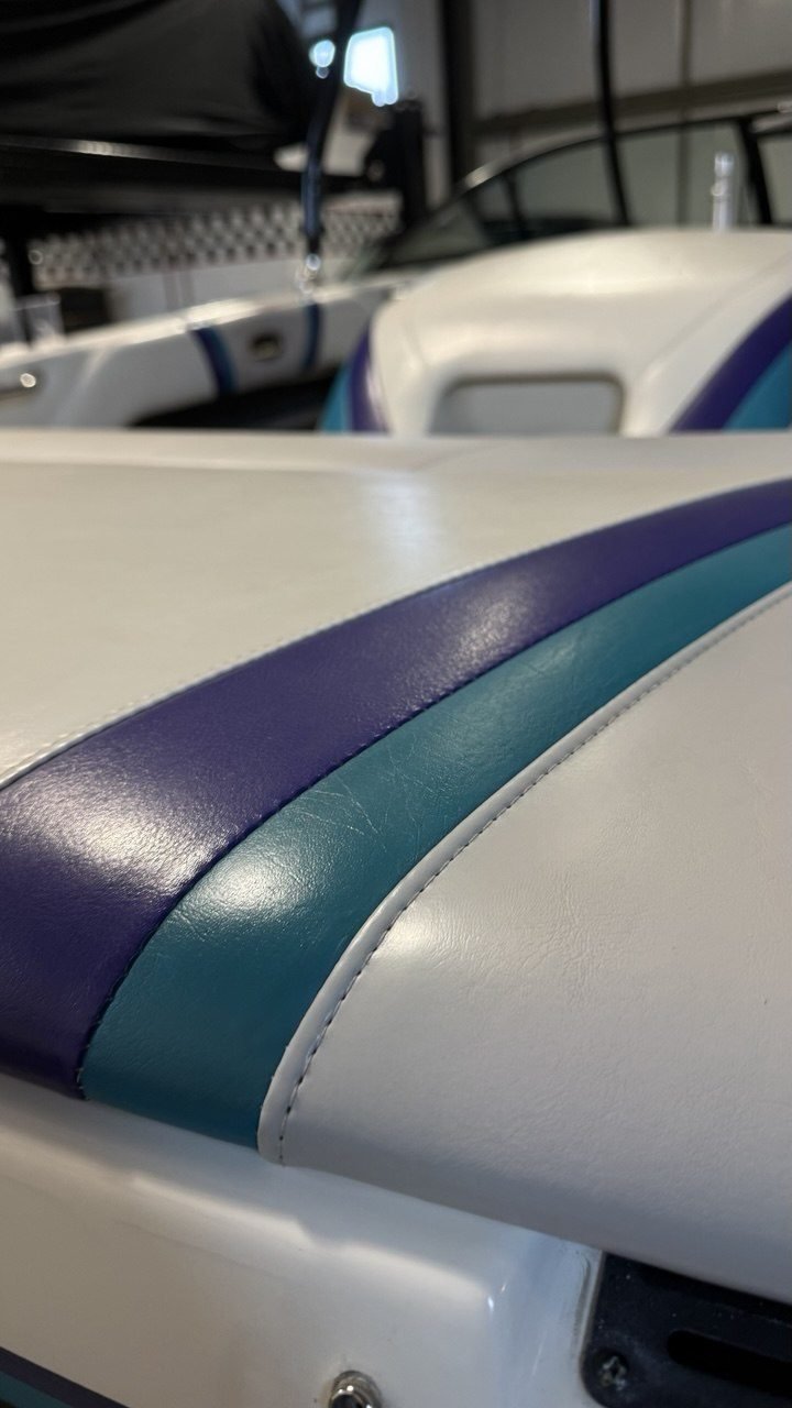 Marine vinyl boat seating, colour-blocked trim
